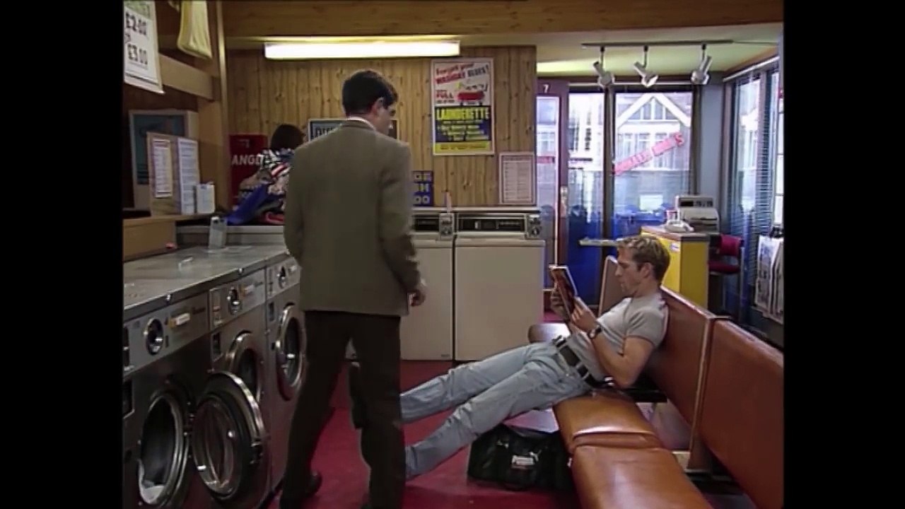 Mr. Bean - Changing Pants