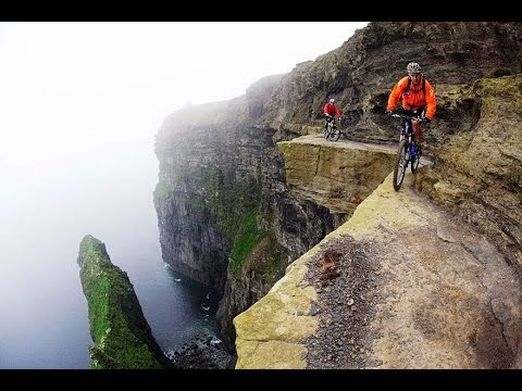 Top những khoảnh khắc khiến người xem thót tim | Việt Vivu | Đùa Với Tử Thần