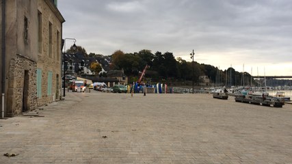 Deux hommes à l'eau à Saint-Goustan