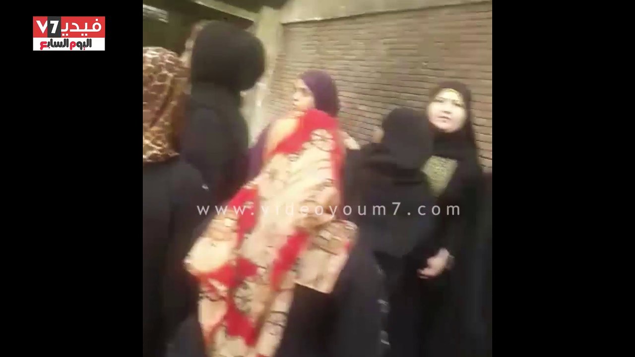 بالفيديو..أولياء أمور تلاميذ مجمع مدارس بشبرا الخيمة يشكون من تردى الخدمات