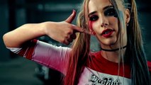 Des danseuses russes réalisent une chorégraphie de twerk en tenue d'Harley Quinn
