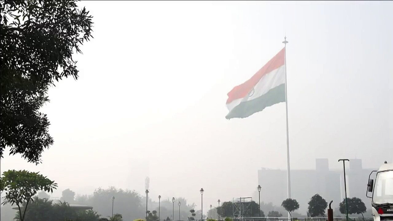 Delhi shuts schools as smog sparks health emergency