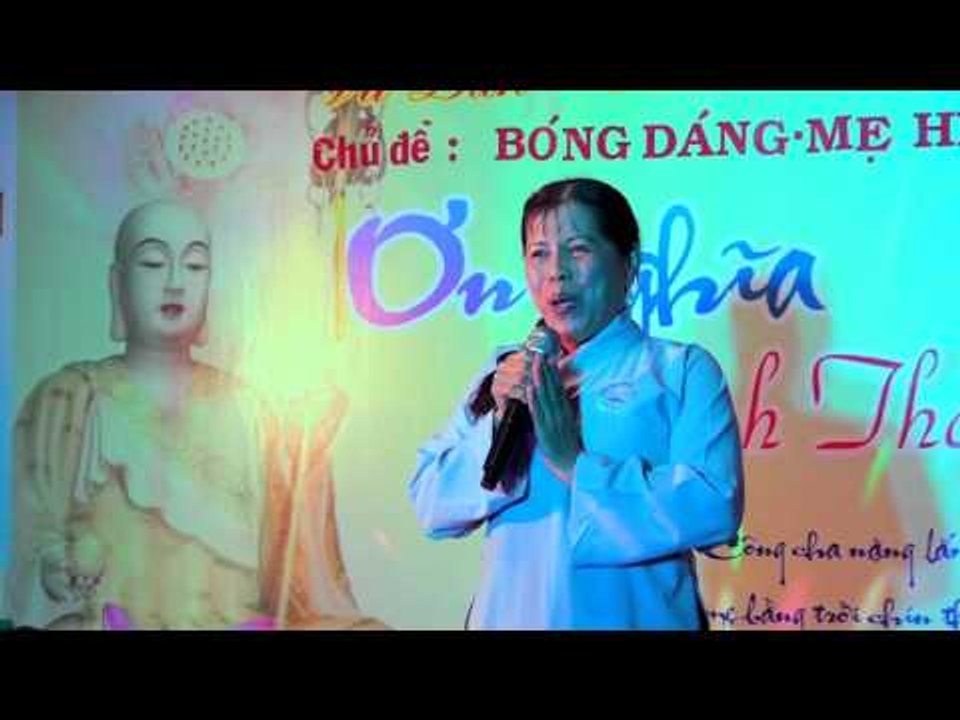 Phật tử chủa Thiên Linh hat tại Mua vu lan 2015