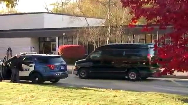 Hilary Clinton Casts her vote in Ballot - US Elections 2016