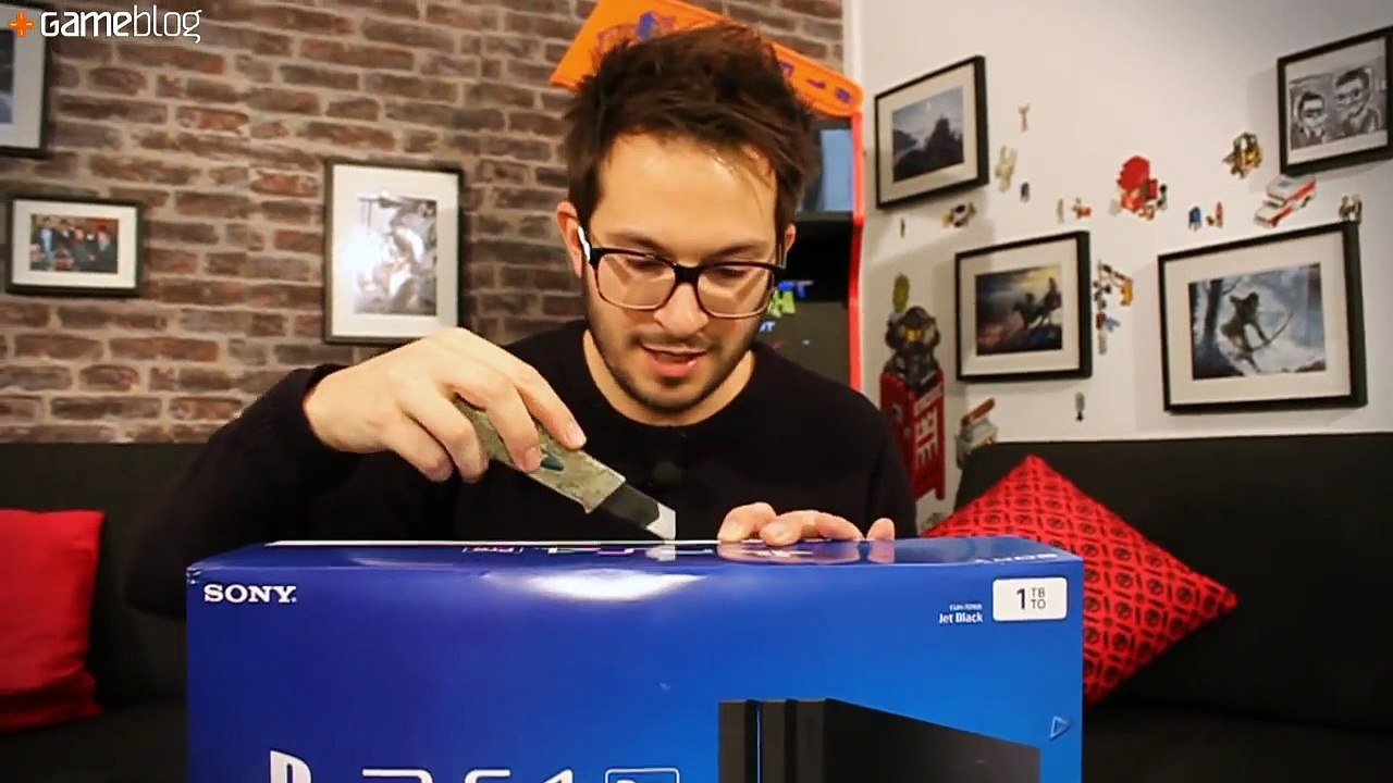 PS4 Pro vs PS4 Standard - Notre Unboxing de la nouvelle console de Sony