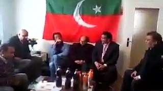 Imran Khan bashing General Raheel Sharif in organizational meeting