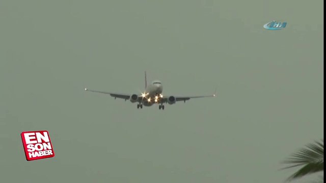 Lodos uçakları beşik gibi salladı