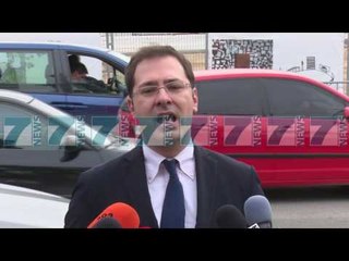 下载视频: PD AKUZON VELIAJN SE E KA KTHYER TRAFIKUN NE TIRANE NE NJE KAOS - News, Lajme - Kanali 14