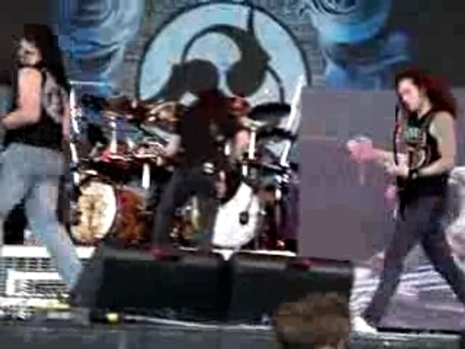 Trivium - Becoming The Dragon (live)