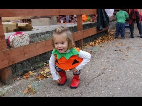Dad Tries to Scare Daughter During Hallowfire
