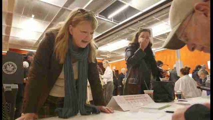 Las estimaciones antes del cierre de las urnas dan a Clinton como ganadora