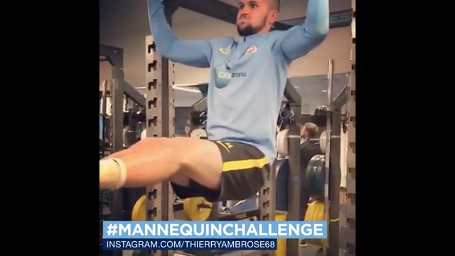 Jogadores do Manchester City fazem o 'Desafio do manequim'