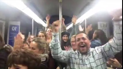 Fiestón con Shakira y Vives en el metro de Madrid