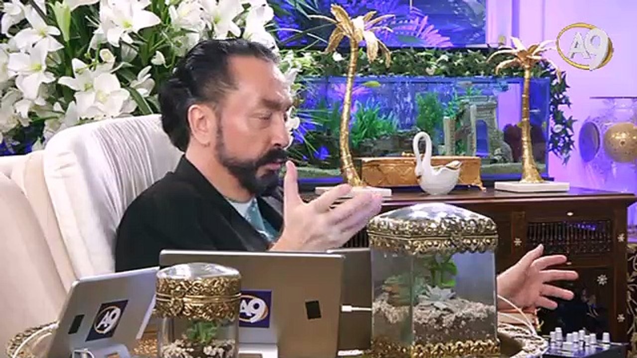 Ermeni denilince mutlaka nefret edelim kafası var. Türkiye ile Ermenistan'ın dost olması gerekir