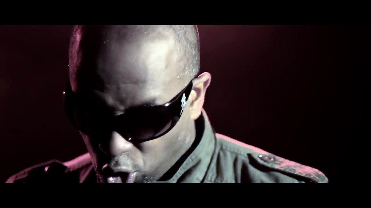 Tech N9ne - E.B.A.H