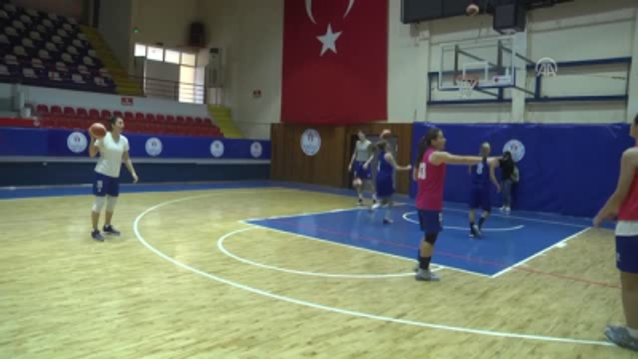 Basketbol - Hatay Büyükşehir Belediyespor Başantrenörü Baş