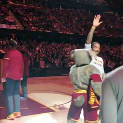 Cleveland CavaliersLes impressionnants handshakes des Cavaliers