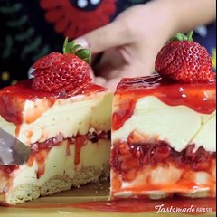 beyaz çikolatalı çilekli kek