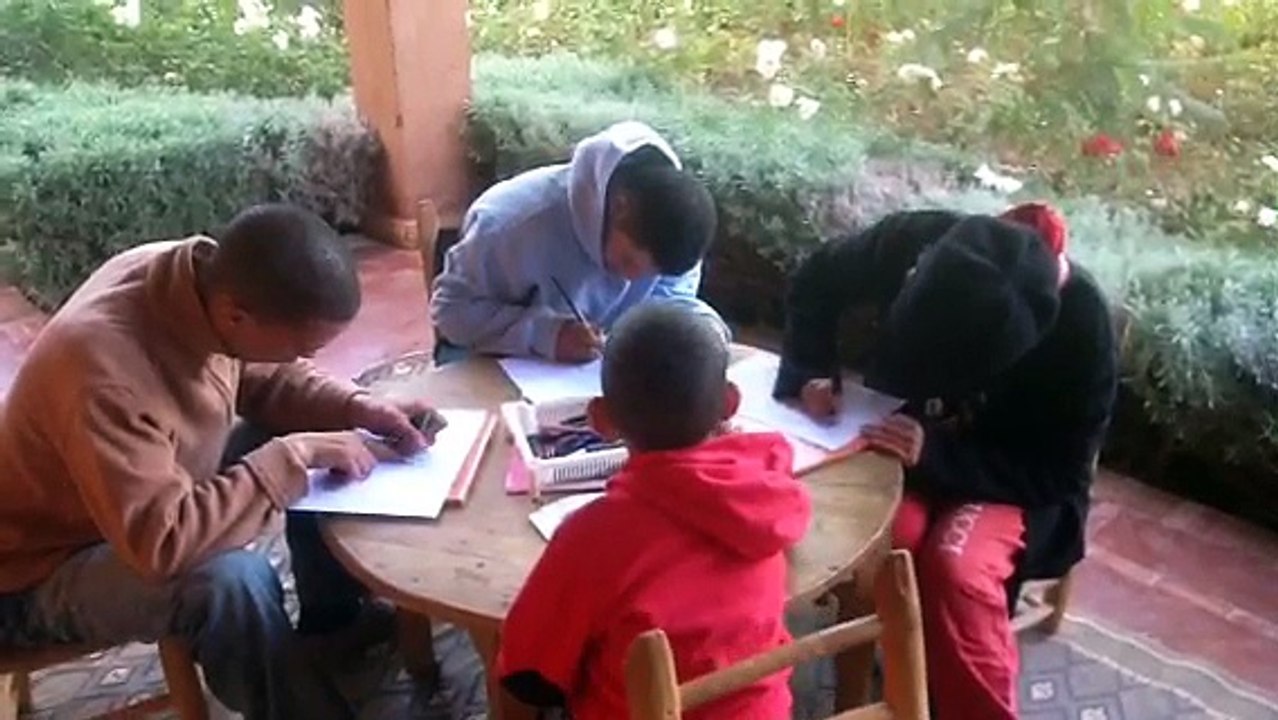 Activité Mandala à l'accueil de l'association Ourika Tadamoune, le mardi 8 novembre 2016