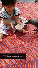See How This Little Girl Feeding Crow ??
