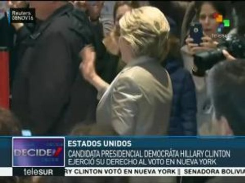 Ejerce Hillary Clinton su derecho al voto en generales de EE.UU.
