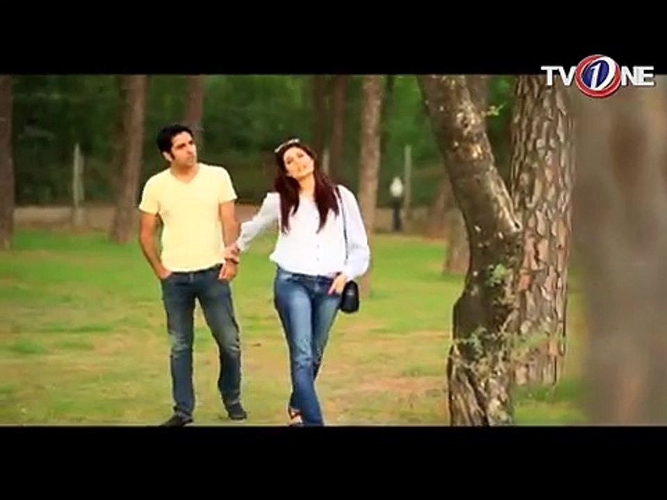 Madiha Iftikhar Looking Hot In Jeans