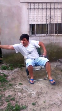 Faire sa musculation... avec des bouteilles de bières ! Alcoolique lol