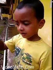 Neemboo Khane Se Current Laga Little Kid Ko(videomasti.com)