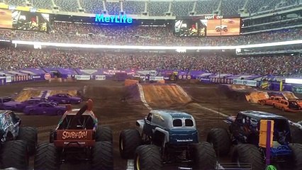 Front flip en monster truck