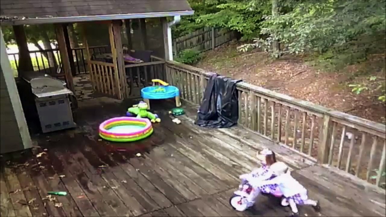 Papa vient au secours de ses enfant mais il avait pas prévu ça - Fail en chaine