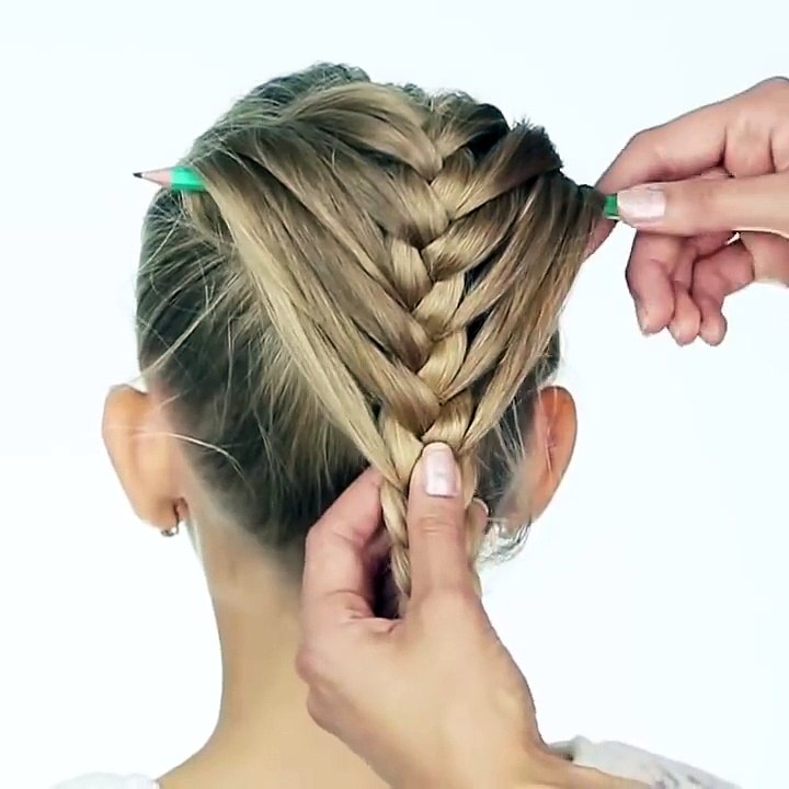 How to create an amazing hairstyle with a pencil - video Dailymotion
