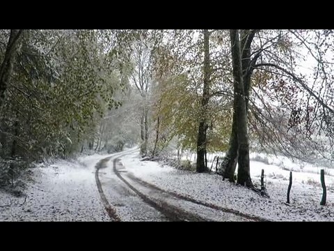 Neige à Roussillon-en-Morvan
