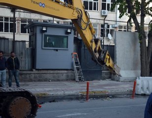 Saldırı Sonrası Emniyet Binasının Çevresi Beton Bloklarla Kapatıldı