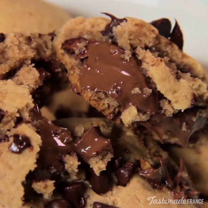 Nutella Stuffed Cookies