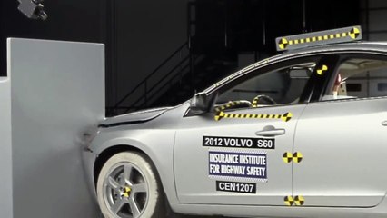 下载视频: 2012 Volvo S60 small overlap IIHS crash test