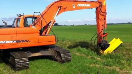 Hollandalı çiftçiler drenaj sorununu bakın nasıl çözüyor