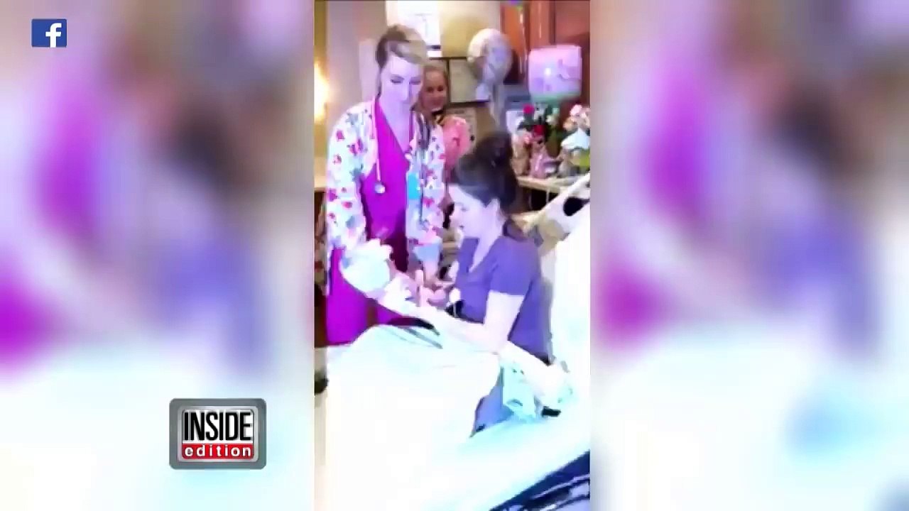 Elle prend son bébé dans ses bras et découvre une surprise qui la fait fondre en larmes