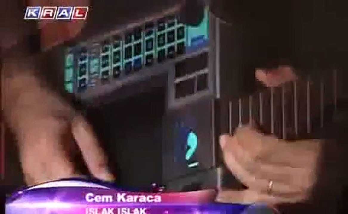 CEM KARACA - ISLAK ISLAK -  Kadimelf Muzic