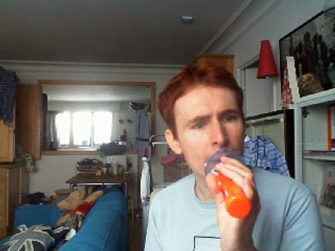 Wiwi égratigne le soir de Line Renaud