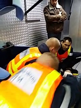 Pont à Mousson Exercice car pédagogique Les pompiers évacuent des élèves