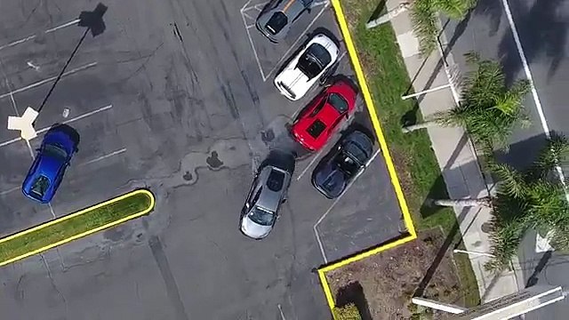 Une femme monte à bord d’une Lamborghini et va boucler la boucle à tous ceux qui disent que les meufs n’assurent pas au