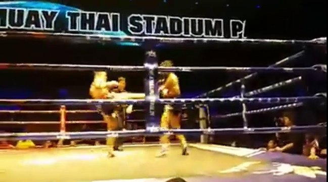 التونسي بدر شامخ يفوز بالضربة القاضية ببطولة ماكس موياي تاي للكيك بوكسينغ التايلاندية