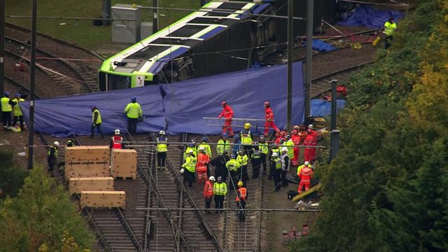 کشته شدن دستکم پنج نفر در اثر واژگونی یک تراموا در جنوب لندن