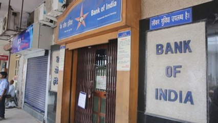 Primer día en India tras la supresión de los billetes de  500 y 1.000 rupias