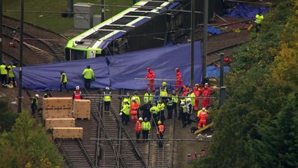 Descarrilamento de tramway em Londres faz cinco mortos