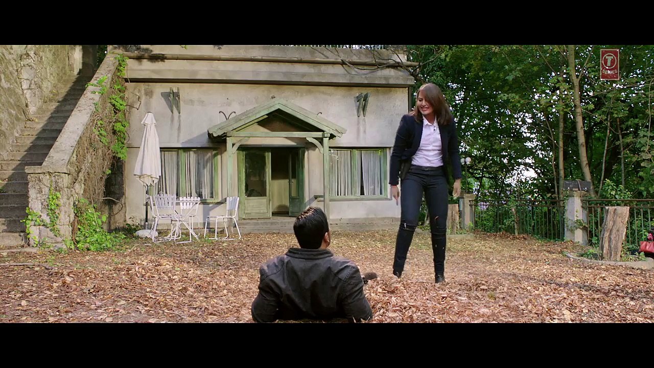 Force 2-  Koi Ishaara Video Song - John Abraham, Sonakshi Sinha,Amaal Malik - Armaan Malik