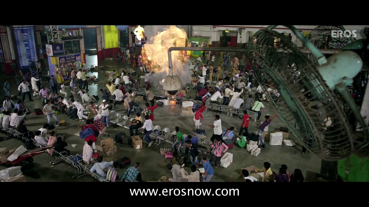 Kasab shoots at CST station video leaked_HD