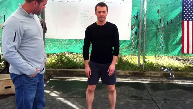 Super Squat Hip Sequence pre-workout Feat. Kelly Starrett MobilityWOD
