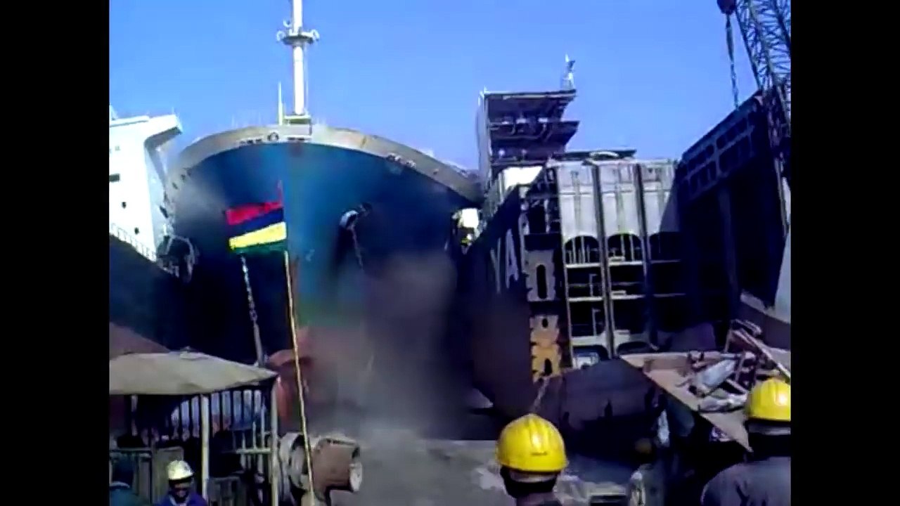 Ship Crash Compilation Most Epic Fails Ever !!! Amazing Crazy Boat Accidents
