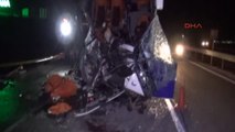 Eskişehir - Otobüs Tır'a Arkadan Çarptı: 1 Ölü 29 Yaralı